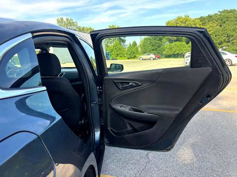 Used 2020 Chevrolet Malibu LT image 16