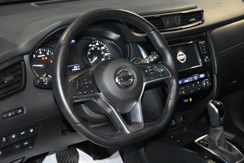 Used 2020 Nissan Rogue SV w/ Premium Package image 2