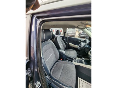 Used 2021 Hyundai Venue image 14