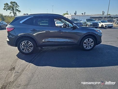Used 2020 Ford Escape SEL image 3