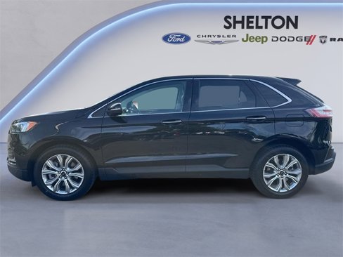 Used 2024 Ford Edge Titanium image 2