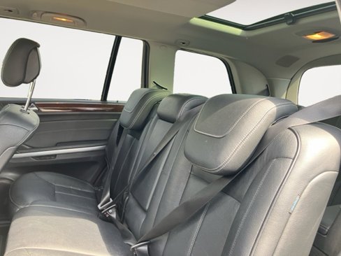 Used 2012 Mercedes-Benz GL 550 4MATIC image 15