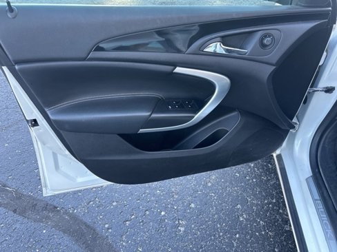 Certified 2012 Buick Regal Leather image 19