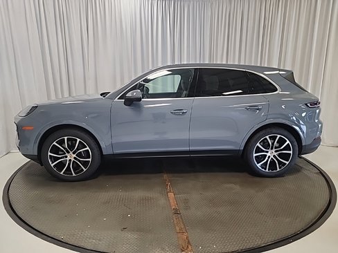 New 2025 Porsche Cayenne image 2