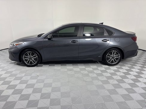 Used 2022 Kia Forte GT-Line w/ GT-Line Premium Package image 2