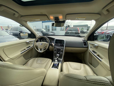 Used 2015 Volvo XC60 T5 w/ Proximity Package image 33