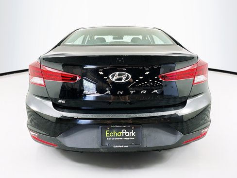Used 2020 Hyundai Elantra SE w/ Cargo Package (C1) image 7