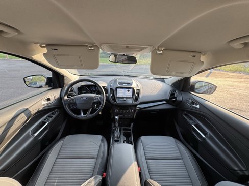 Used 2018 Ford Escape SE w/ SE Sport Appearance Package image 43