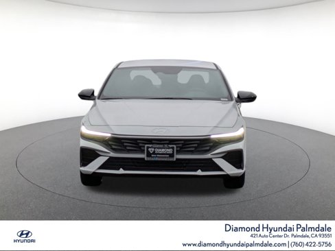 Used 2025 Hyundai Elantra Sport image 2
