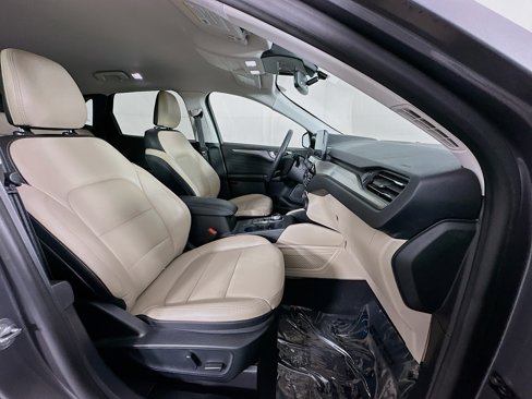 Used 2021 Ford Escape Titanium image 32