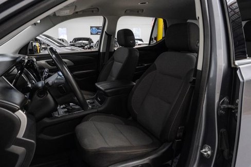Used 2020 Chevrolet Traverse LT image 4