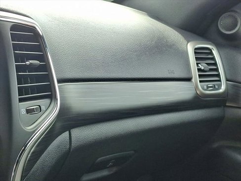 Certified 2020 Jeep Grand Cherokee Laredo image 27