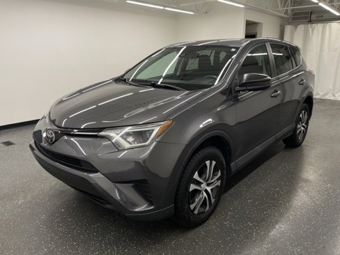 Certified 2018 Toyota RAV4 LE image 4