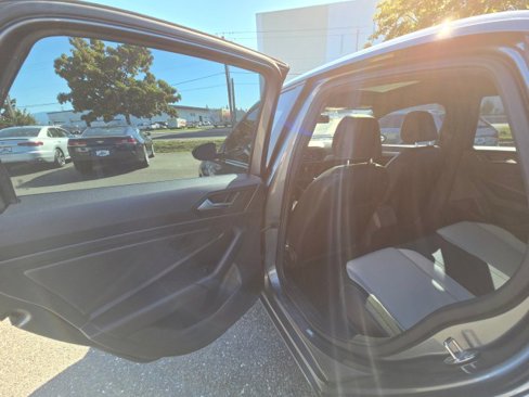 Used 2019 Volkswagen Jetta R-Line image 17
