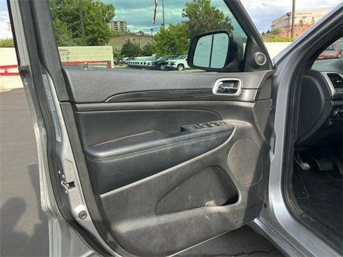Used 2019 Jeep Grand Cherokee Altitude image 16