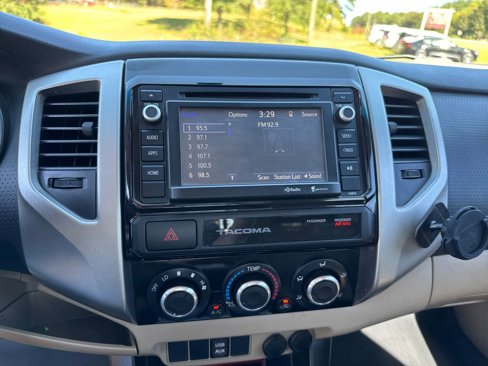 Used 2015 Toyota Tacoma PreRunner image 22