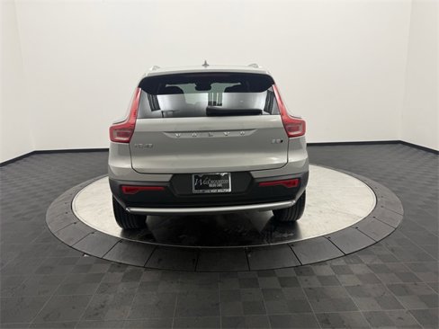 Certified 2025 Volvo XC40 B5 Core image 6