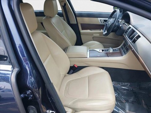 Used 2014 Jaguar XF 3.0 image 10