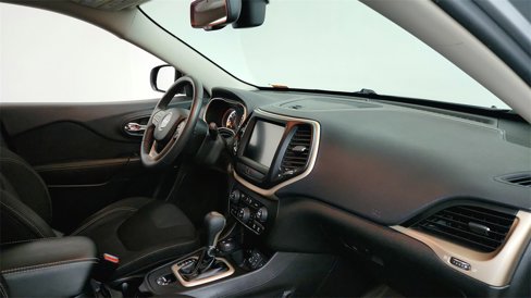 Used 2015 Jeep Cherokee Latitude w/ Comfort/Convenience Group image 9