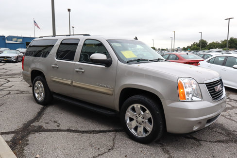 Used 2008 GMC Yukon XL SLT w/ SLT Preferred Equipment Group image 3