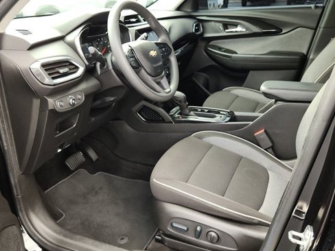 Used 2023 Chevrolet TrailBlazer LT w/ Convenience Package image 11