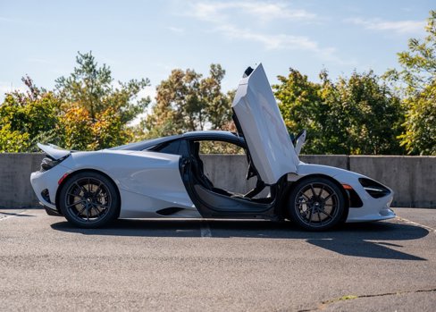 Used 2024 McLaren 750S Spider image 8