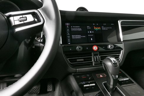 Used 2025 Porsche Macan image 12