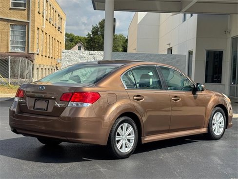 Used 2012 Subaru Legacy 2.5i image 3