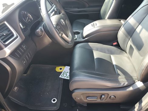 Used 2016 Toyota Highlander XLE image 30