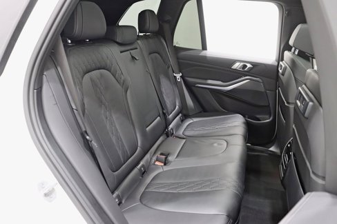 Used 2022 BMW X5 xDrive40i w/ M Sport Package image 32