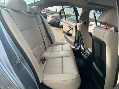 Used 2011 BMW 328i xDrive Sedan image 18