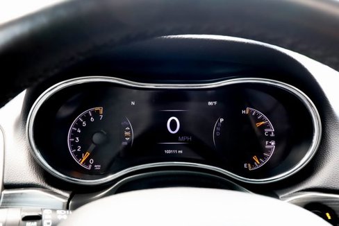Used 2019 Jeep Grand Cherokee Altitude image 5