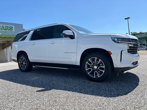 Used 2021 Chevrolet Suburban LT w/ Rear Media and Nav Package image 7