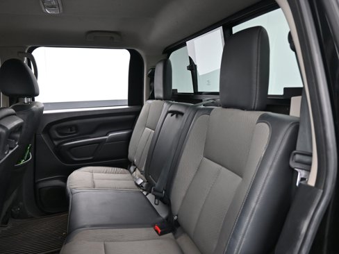 Used 2017 Nissan Titan S image 12