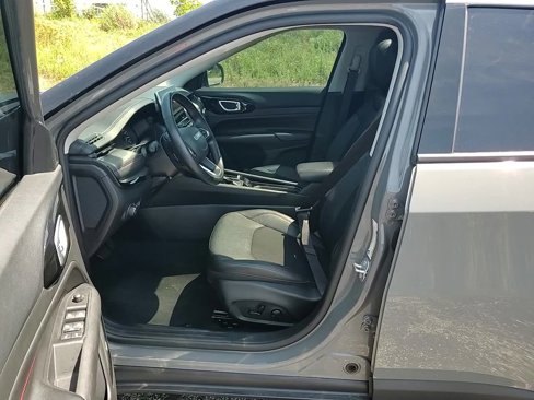 Used 2022 Jeep Compass Trailhawk w/ Sun and Sound Group image 11