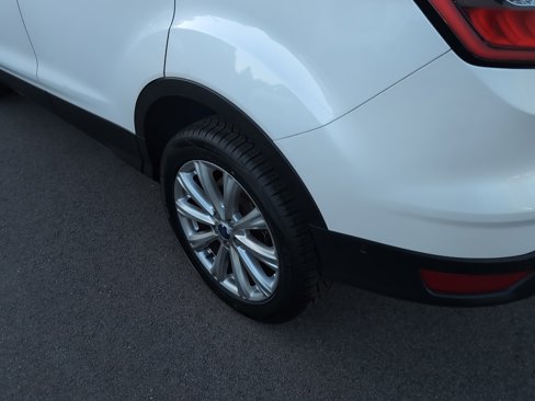 Used 2018 Ford Escape Titanium w/ Ford Safe & Smart Package image 10