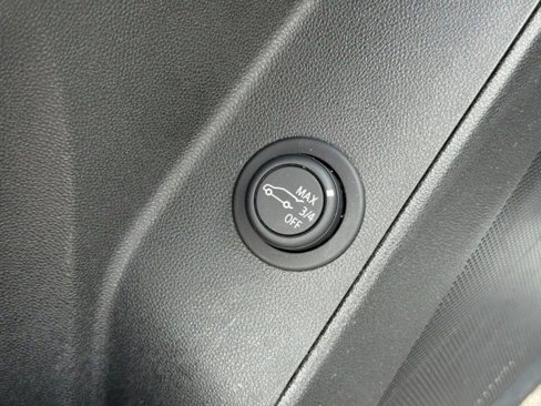 Used 2022 Chevrolet Equinox LT image 18