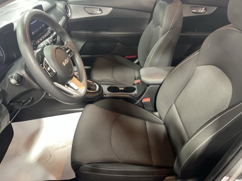 Used 2023 Kia Forte LXS image 8