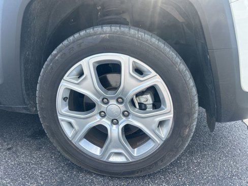 Used 2022 Jeep Renegade Limited image 8