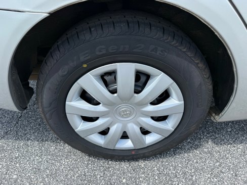 Used 2005 Toyota Camry LE image 15
