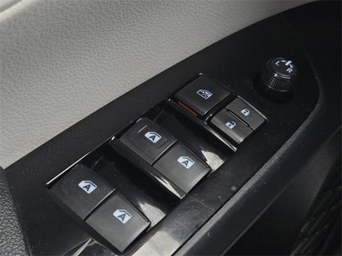 Used 2017 Toyota Prius Four image 28