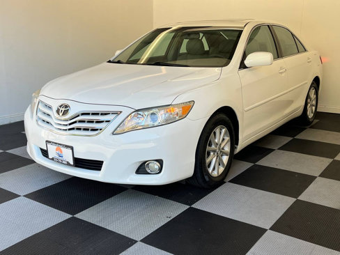 Used 2011 Toyota Camry XLE image 1