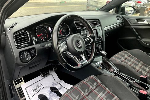 Used 2015 Volkswagen Golf S image 12