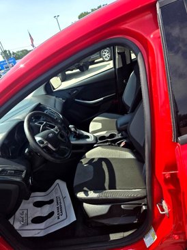 Used 2012 Ford Focus SE w/ SE Sport Pkg image 9