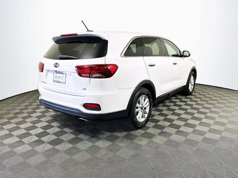 Used 2019 Kia Sorento LX image 9