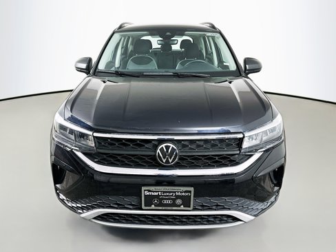 Used 2024 Volkswagen Taos S image 2