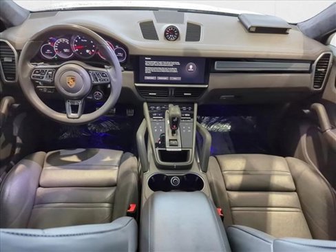 Used 2023 Porsche Cayenne Turbo image 17
