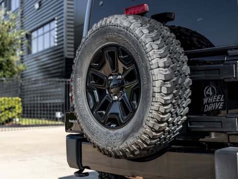 Used 2018 Jeep Wrangler Sport image 12