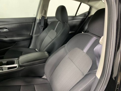 Used 2022 Nissan Sentra SV image 8