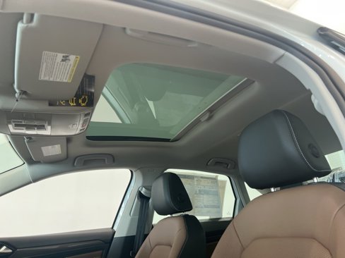 New 2025 Volkswagen Jetta SEL image 10